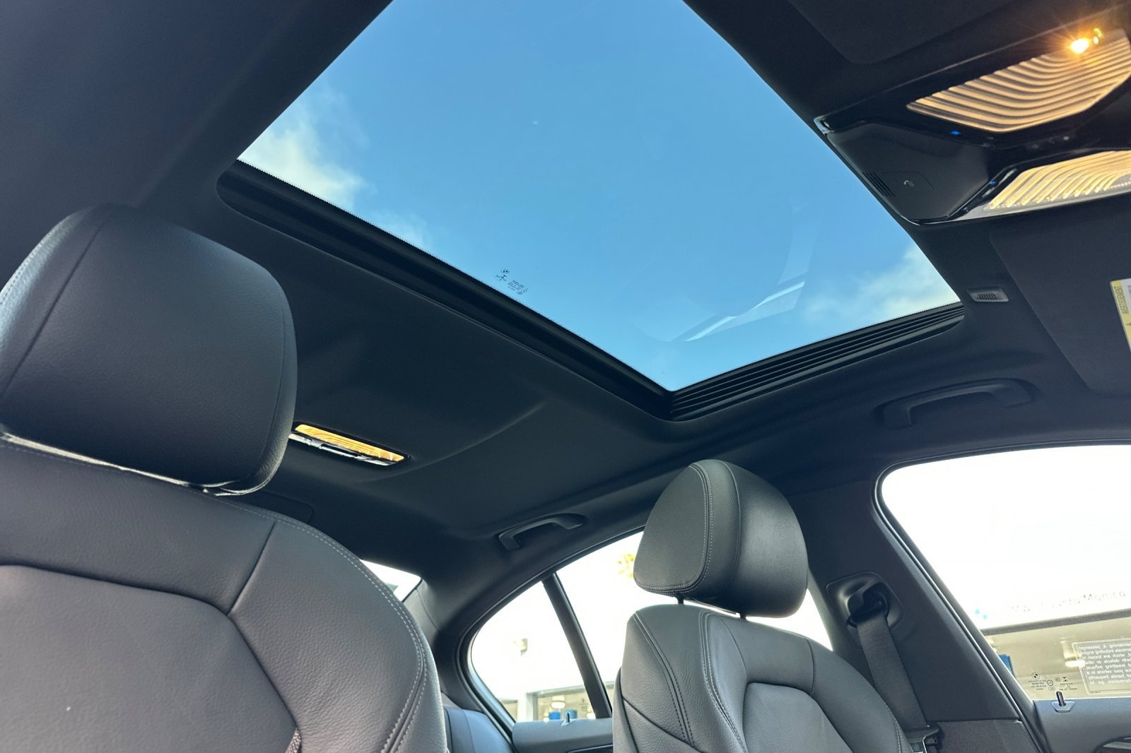 Used 2023 Dark Graphite Metallic BMW 530e xDrive image 15
