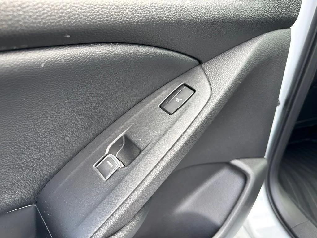 Used 2018 Platinum White Pearl Honda Touring image 22