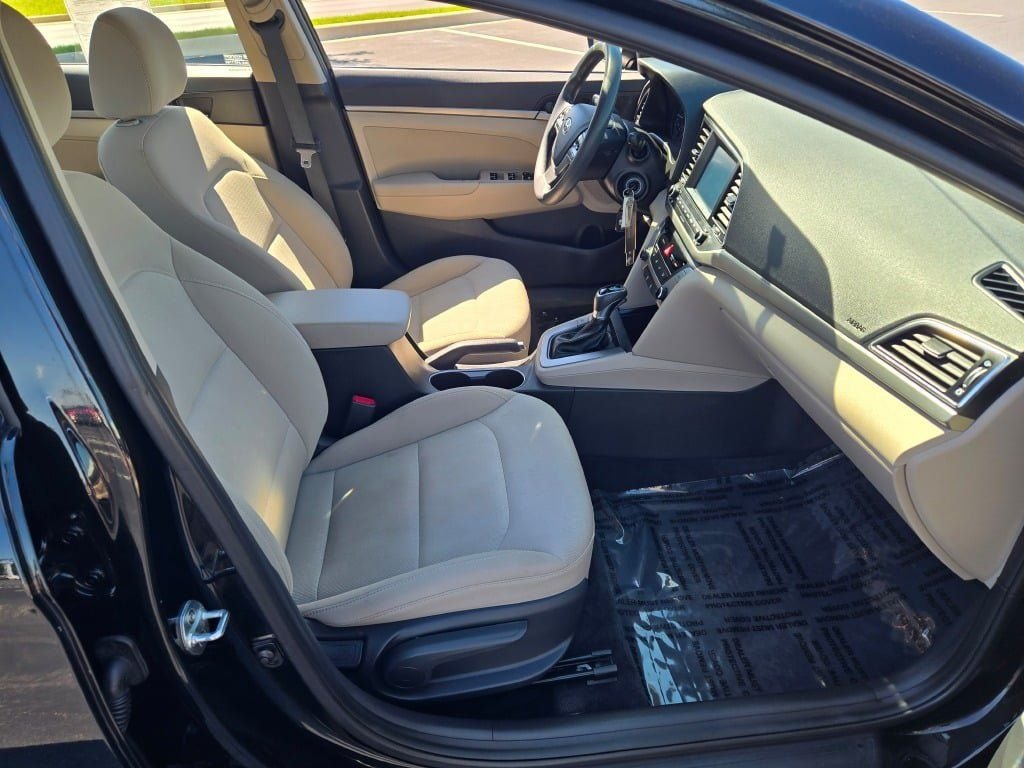 Certified Used 2018 Phantom Black Hyundai SEL image 6