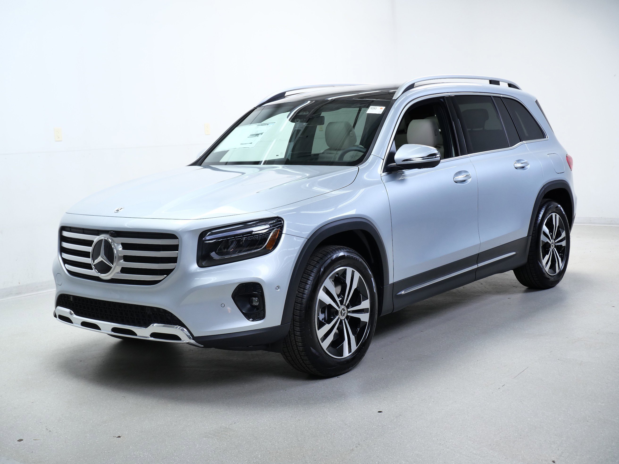 New 2026 Cirrus Silver Metallic Mercedes-Benz GLB 250 image 4
