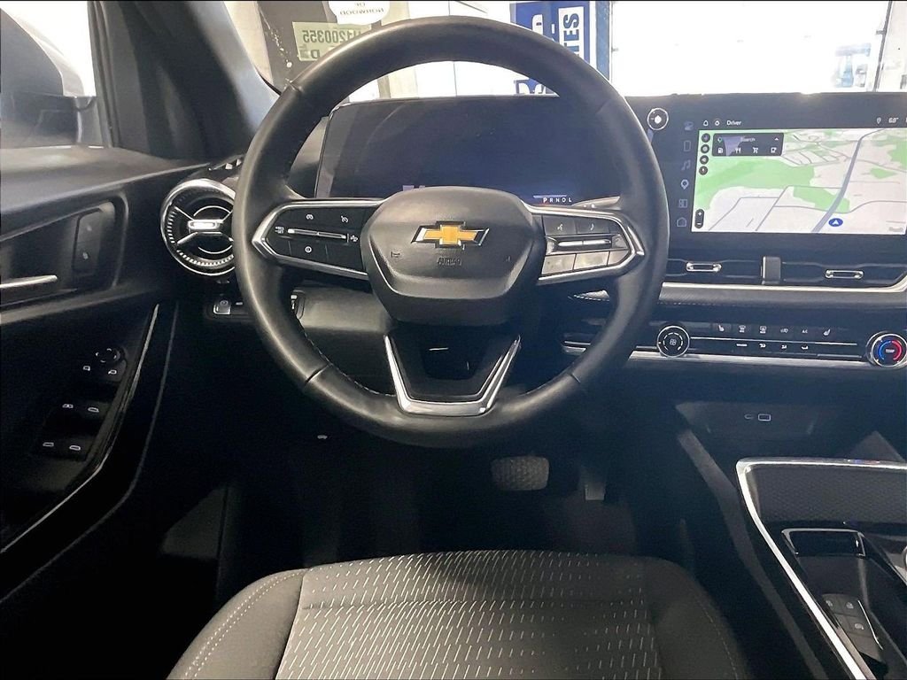 Used 2025 White Chevrolet LT image 17