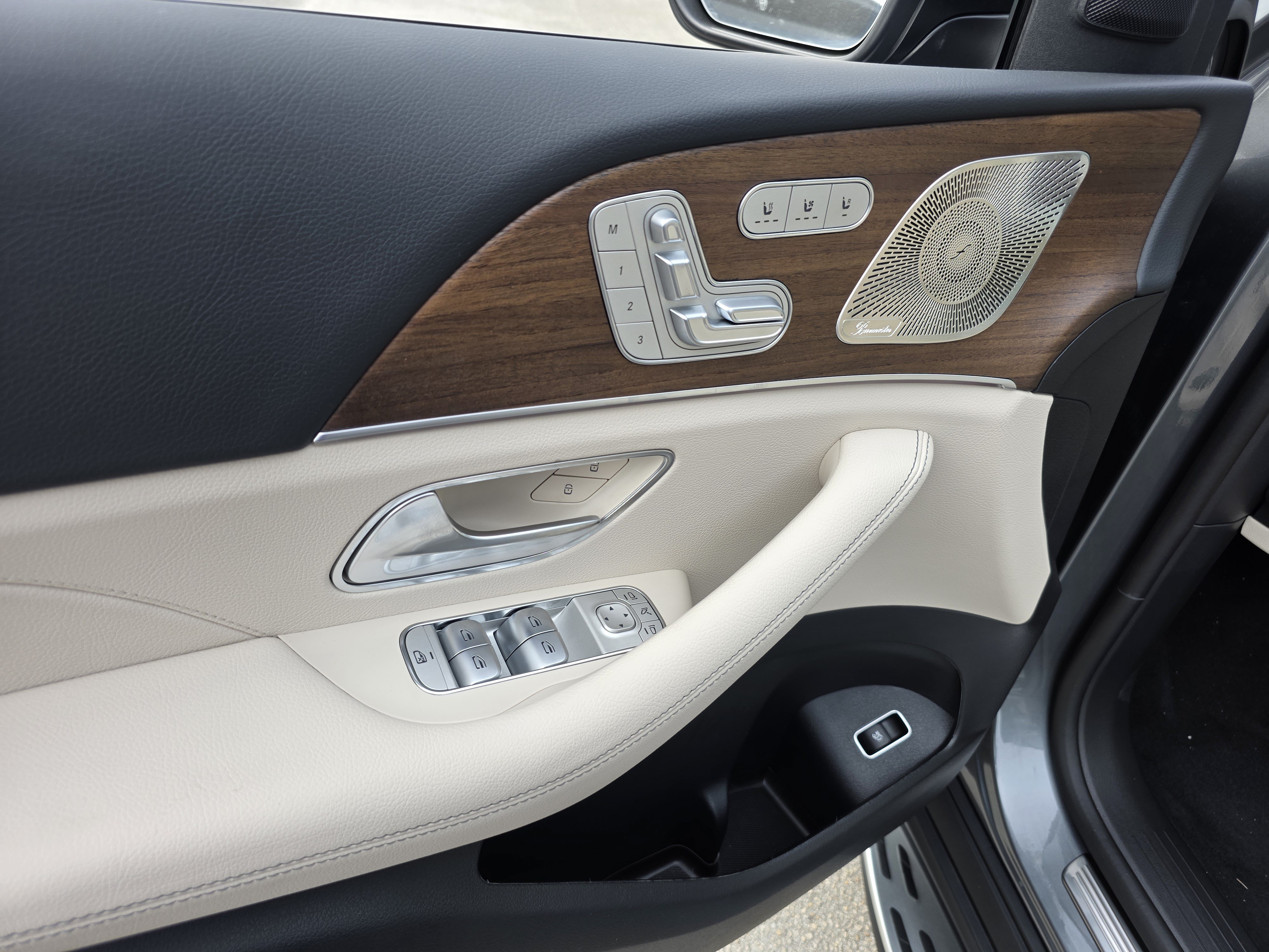 New 2026 Selenite Grey Metallic Mercedes-Benz GLE 450 image 48