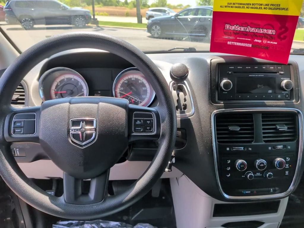 Used 2014 Gray Dodge SXT image 26