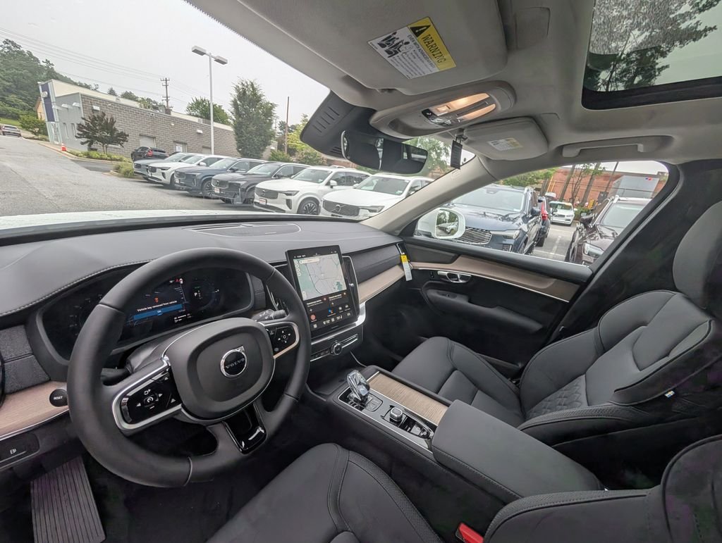 2025 Volvo XC90 Plus - Photo 9