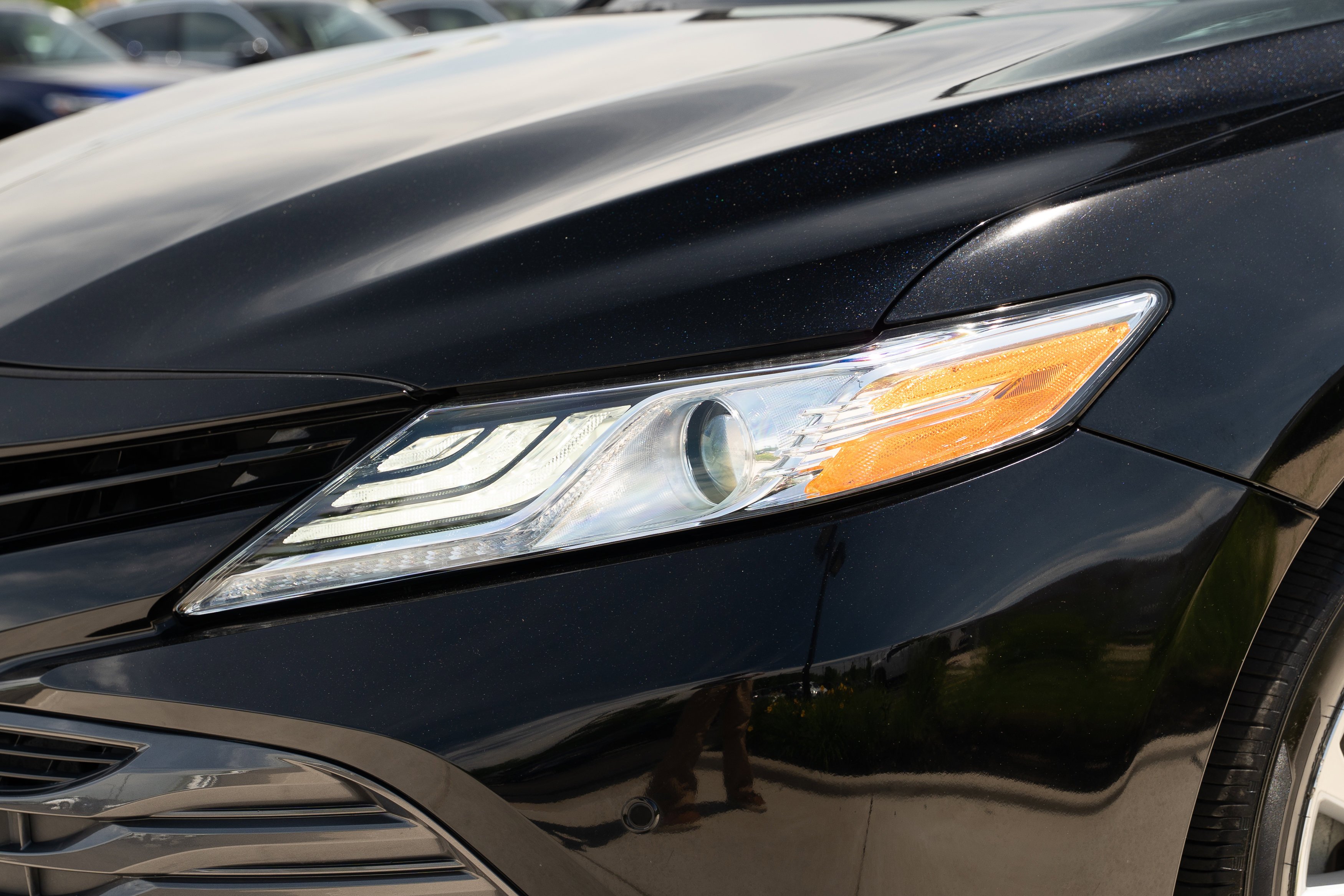 Used 2018 Midnight Black Metallic Toyota XLE image 31