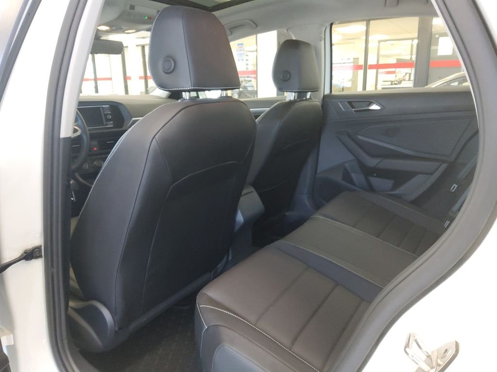 Used 2023  Volkswagen 1.5T SE image 19