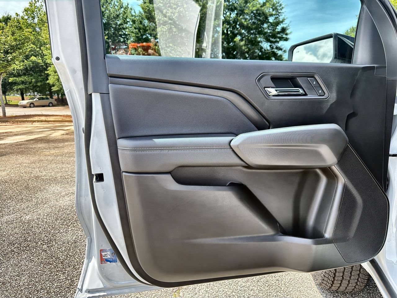 New 2026 Summit White GMC Elevation image 18