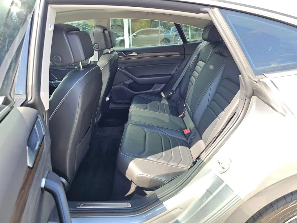 Used 2019  Volkswagen SEL image 16