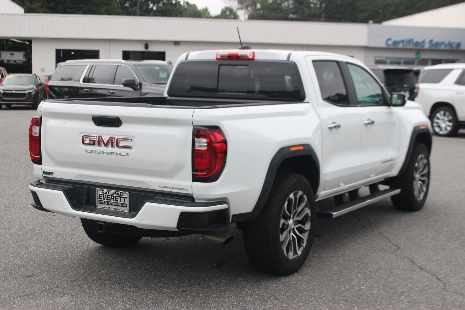 Used 2024 Summit White GMC Denali image 7