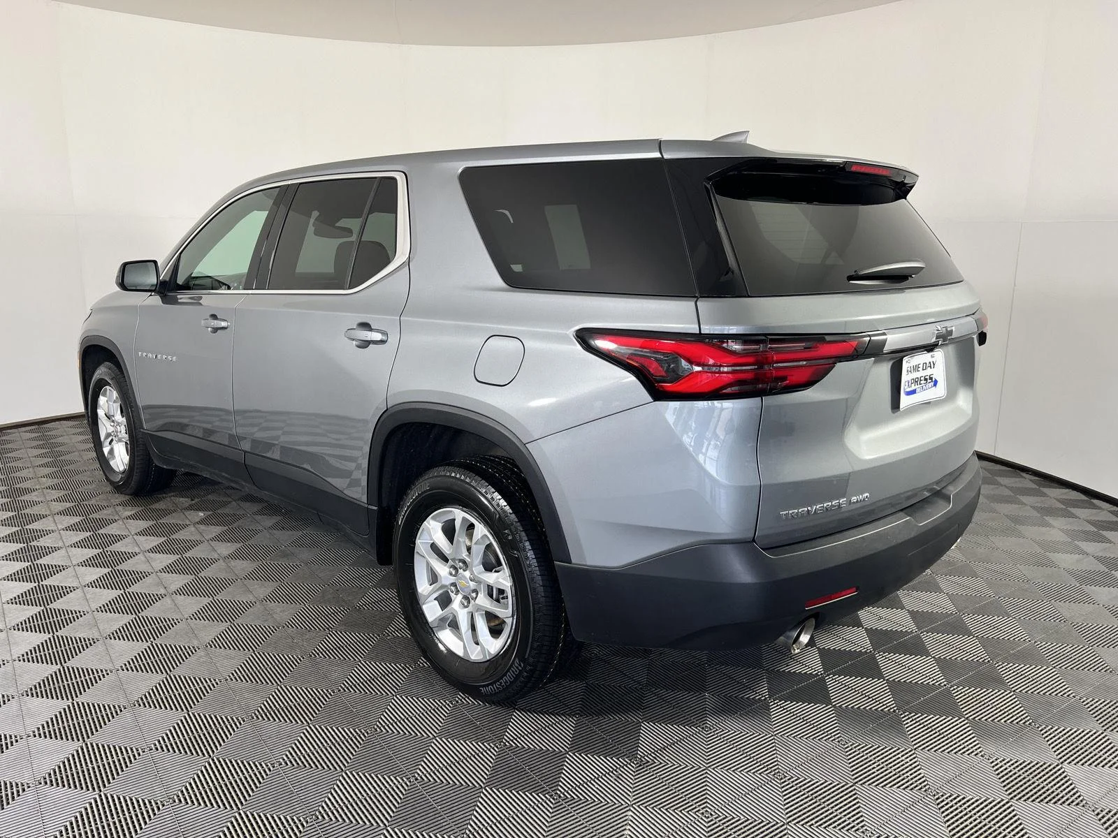 Used 2023 STERLING GRAY METALLIC Chevrolet LS image 26