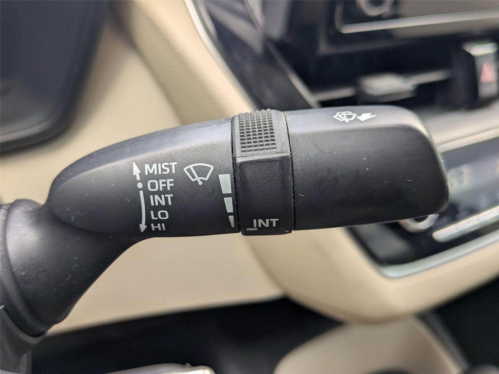 Used 2022 White Toyota LE image 16