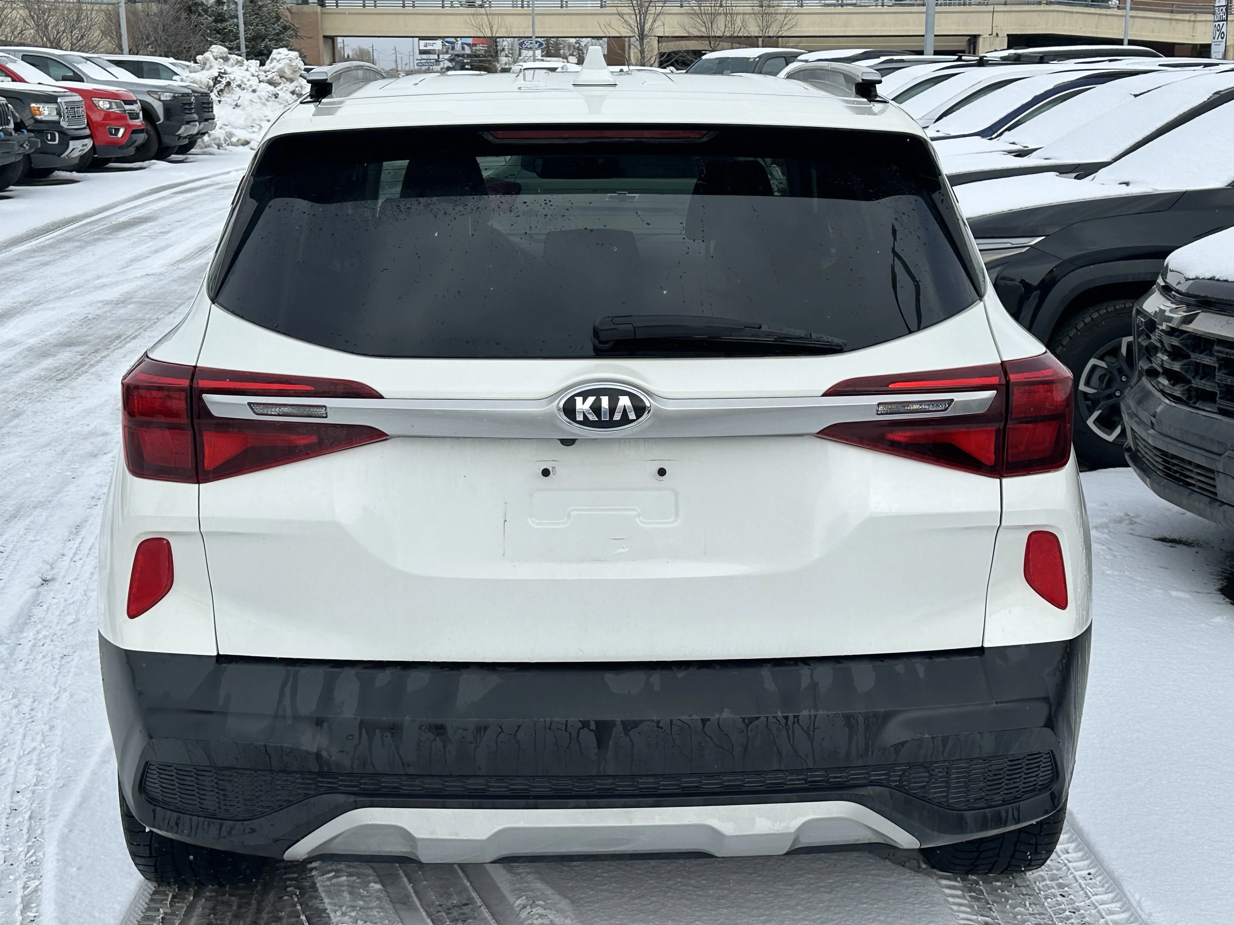 Certified Used 2021 White Kia LX image 5