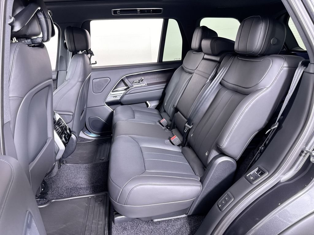 New 2026 CARP GRY PRM MT Land Rover SE LWB image 20