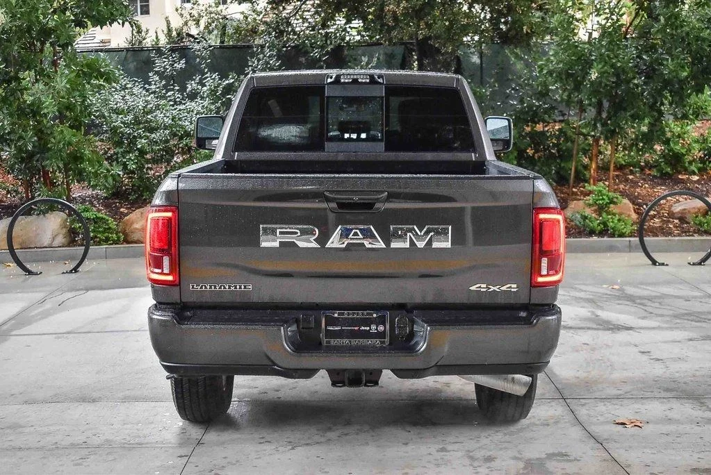 New 2026 Granite Crystal Metallic Clear-Coat Exterior Paint RAM Laramie image 5