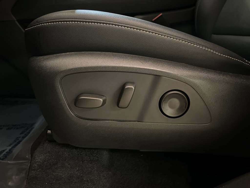 2025 Chevrolet Traverse LT - Photo 12