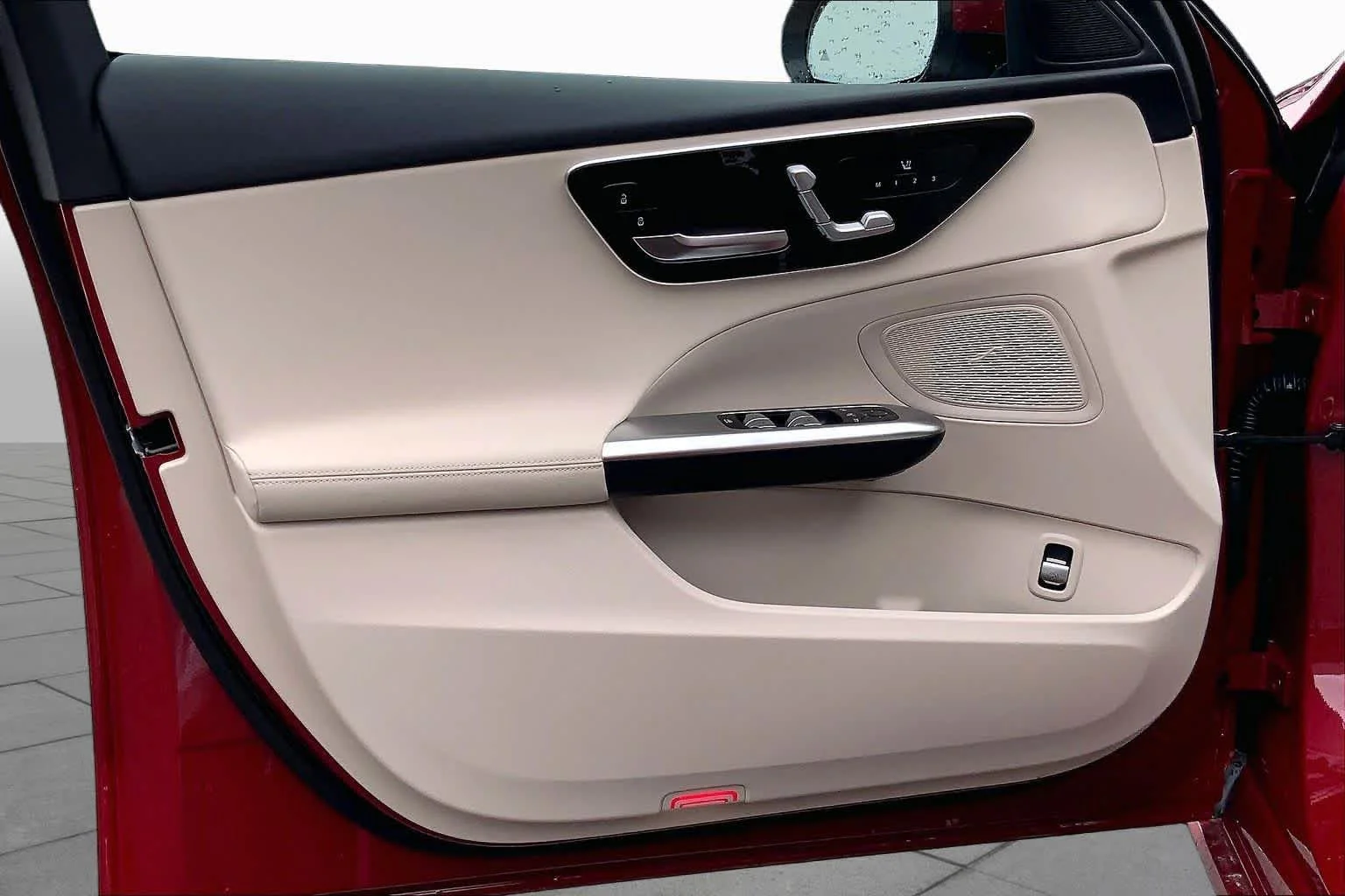 New 2026 MANUFAKTUR Patagonia Red Metallic Mercedes-Benz C 300 image 12