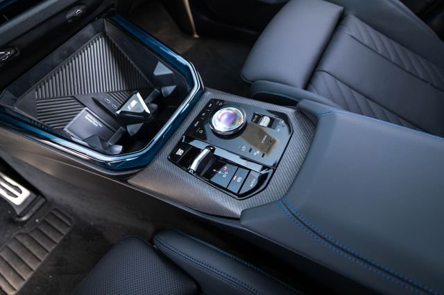 New 2026 Alpine White BMW 30 xDrive image 25