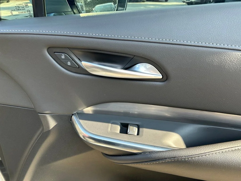 Used 2025 Silver Cadillac Premium Luxury image 22