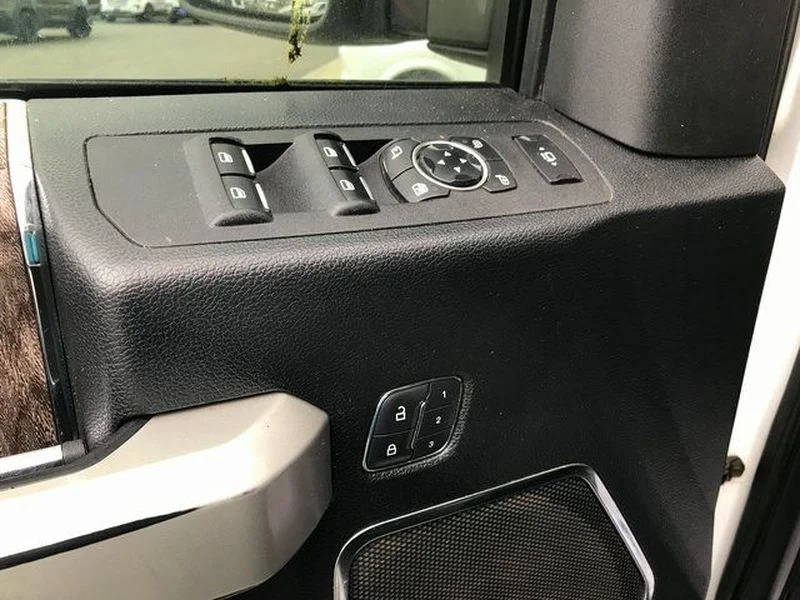Used 2017 Oxford White Ford Lariat image 7