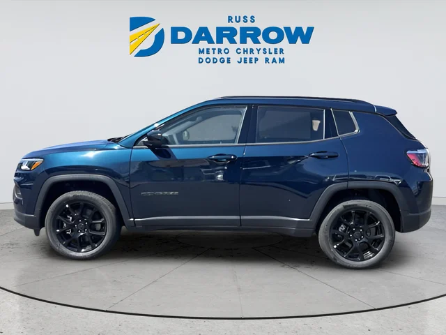 New 2026 Fathom Blue Pearl-Coat Exterior Paint Jeep Latitude image 2