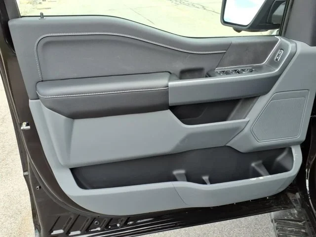 New 2026 Agate Black Metallic Ford XLT image 37