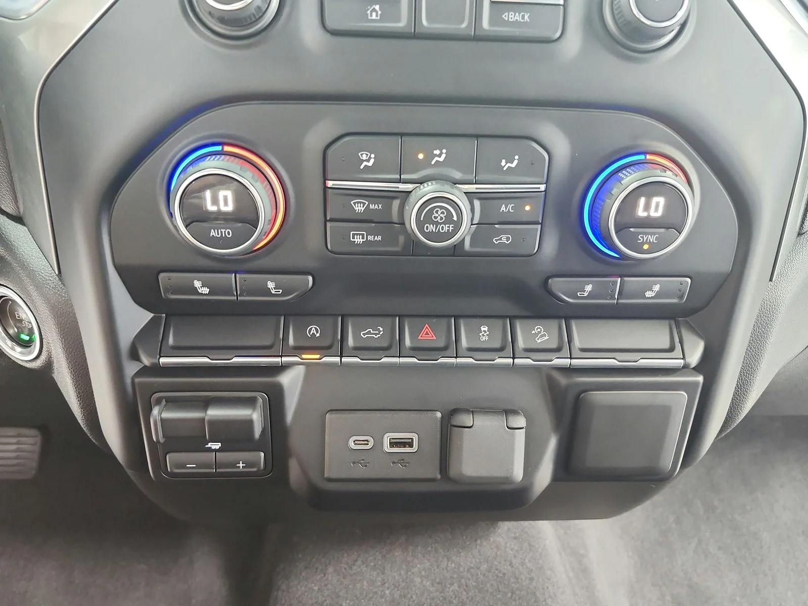 Used 2019 Silver Chevrolet LT image 27