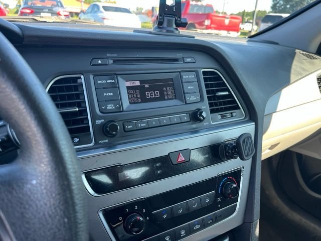 Used 2017 Gray Hyundai Base image 22