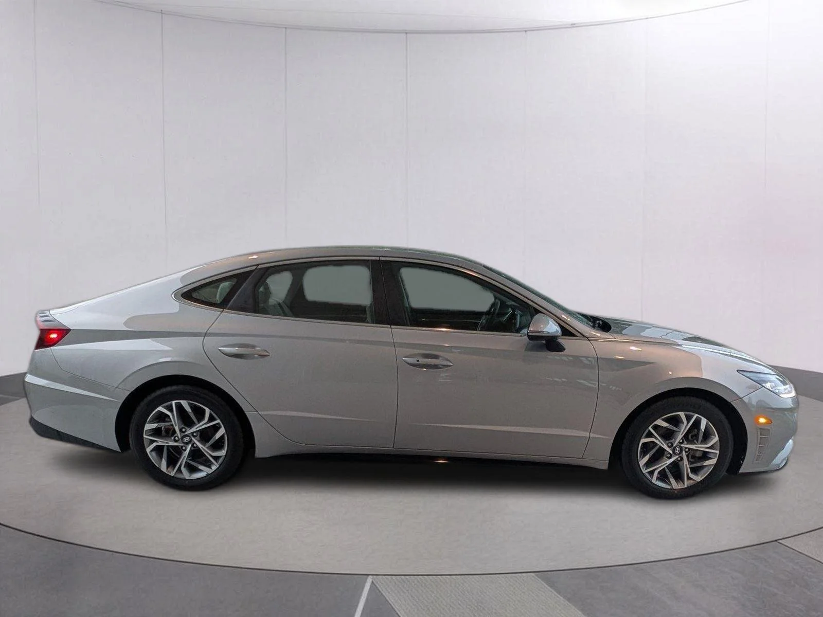 Used 2023 Curated Silver Hyundai SEL image 35