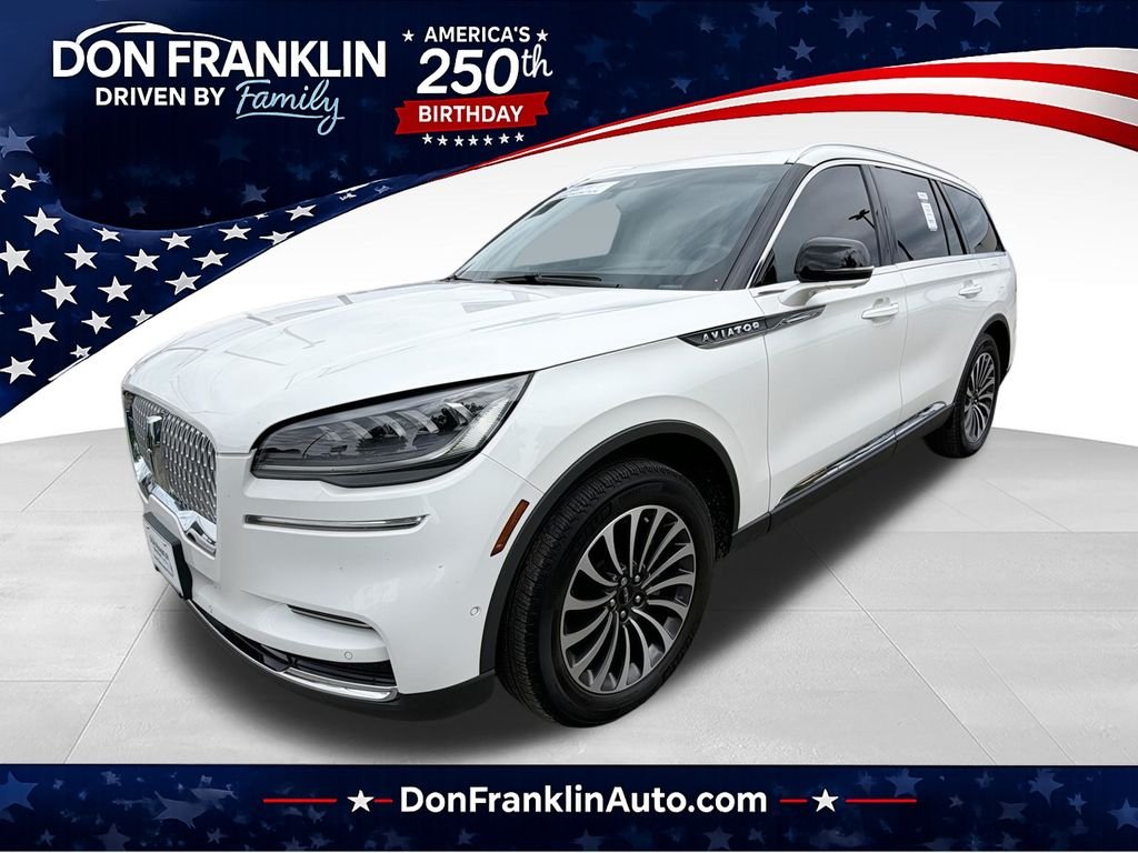 Used 2023 White Lincoln Reserve image 1