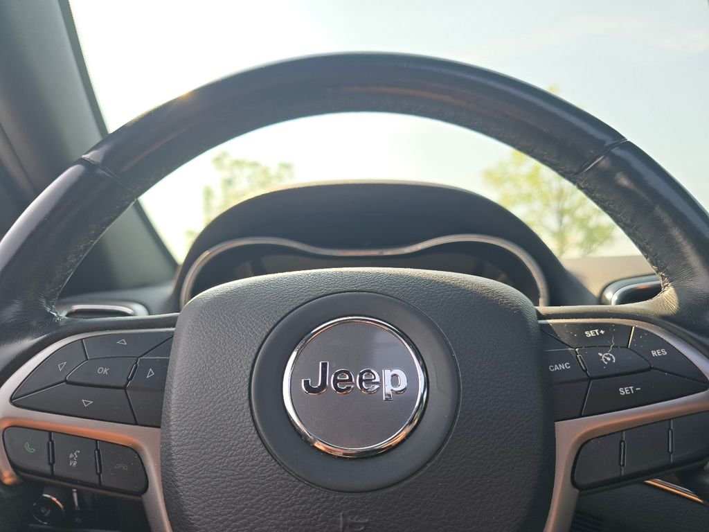 Used 2020 Velvet Jeep Limited image 29