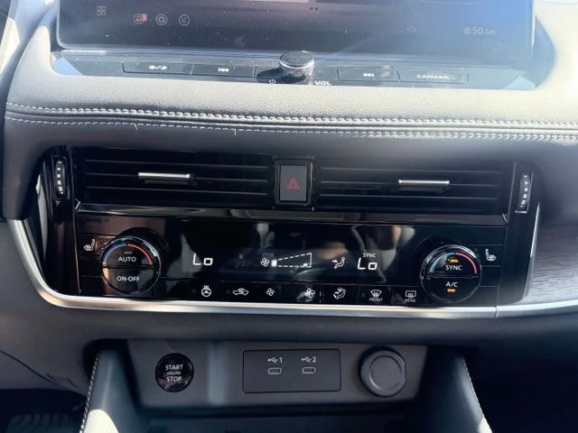 2025 Nissan Rogue Platinum - Photo 15