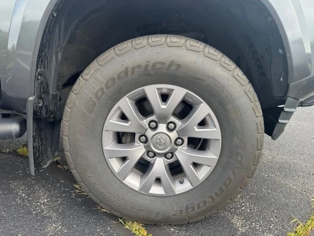 Used 2017 Gray Toyota SR5 image 9