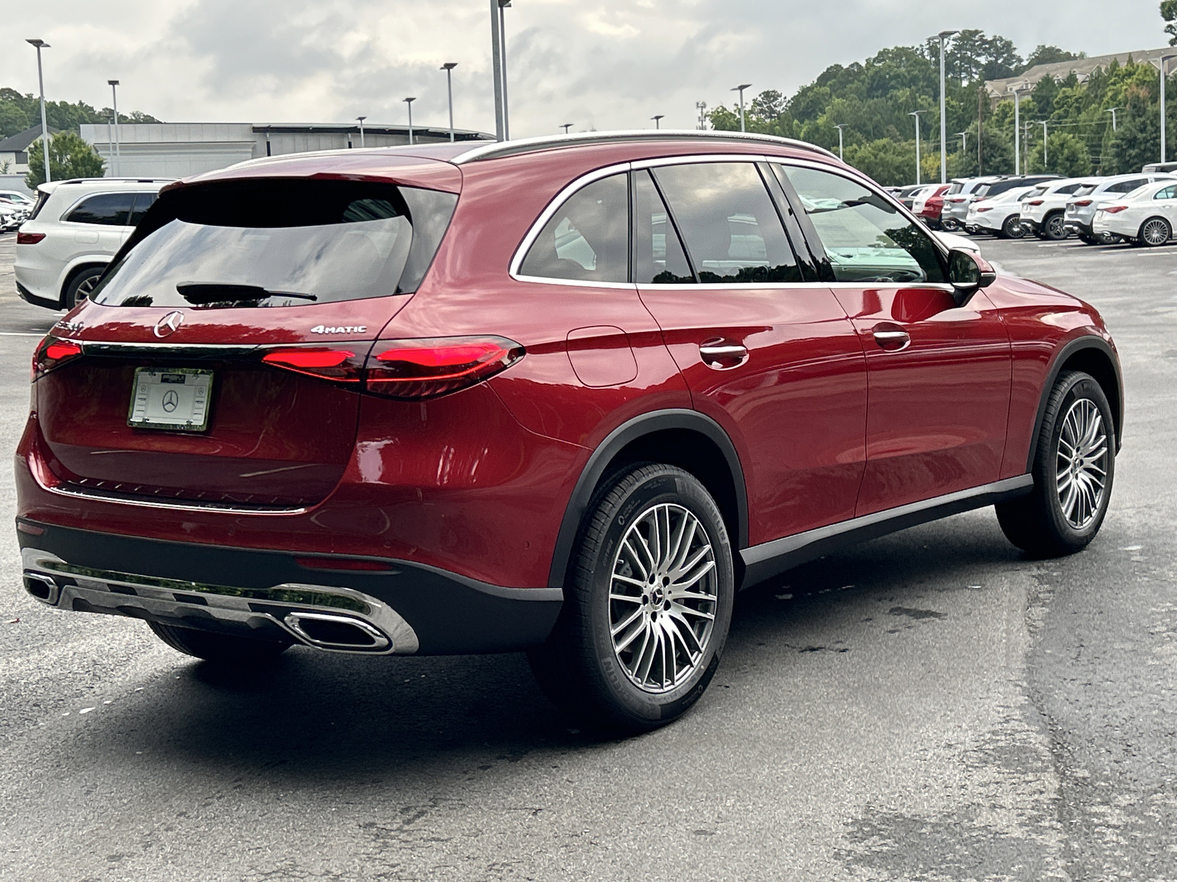 New 2026 MANUFAKTUR Patagonia Red Metallic Mercedes-Benz GLC 300 4MATIC® SUV image 6