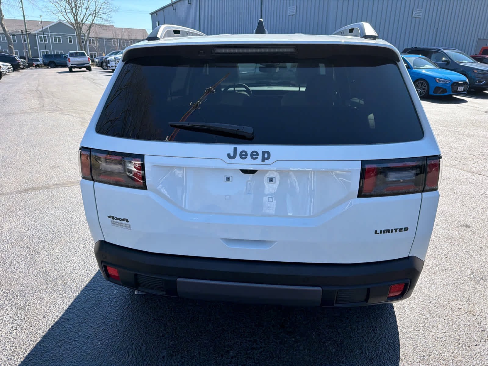 New 2026 Bright White Clear-Coat Exterior Paint Jeep Limited image 7