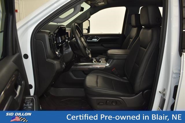 Used 2025 Summit White Chevrolet LTZ image 8