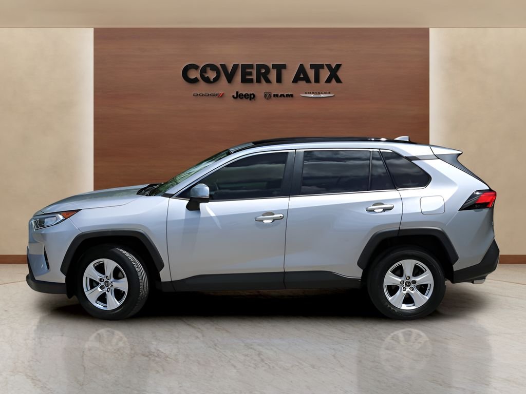 Used 2019 Silver Toyota XLE image 2