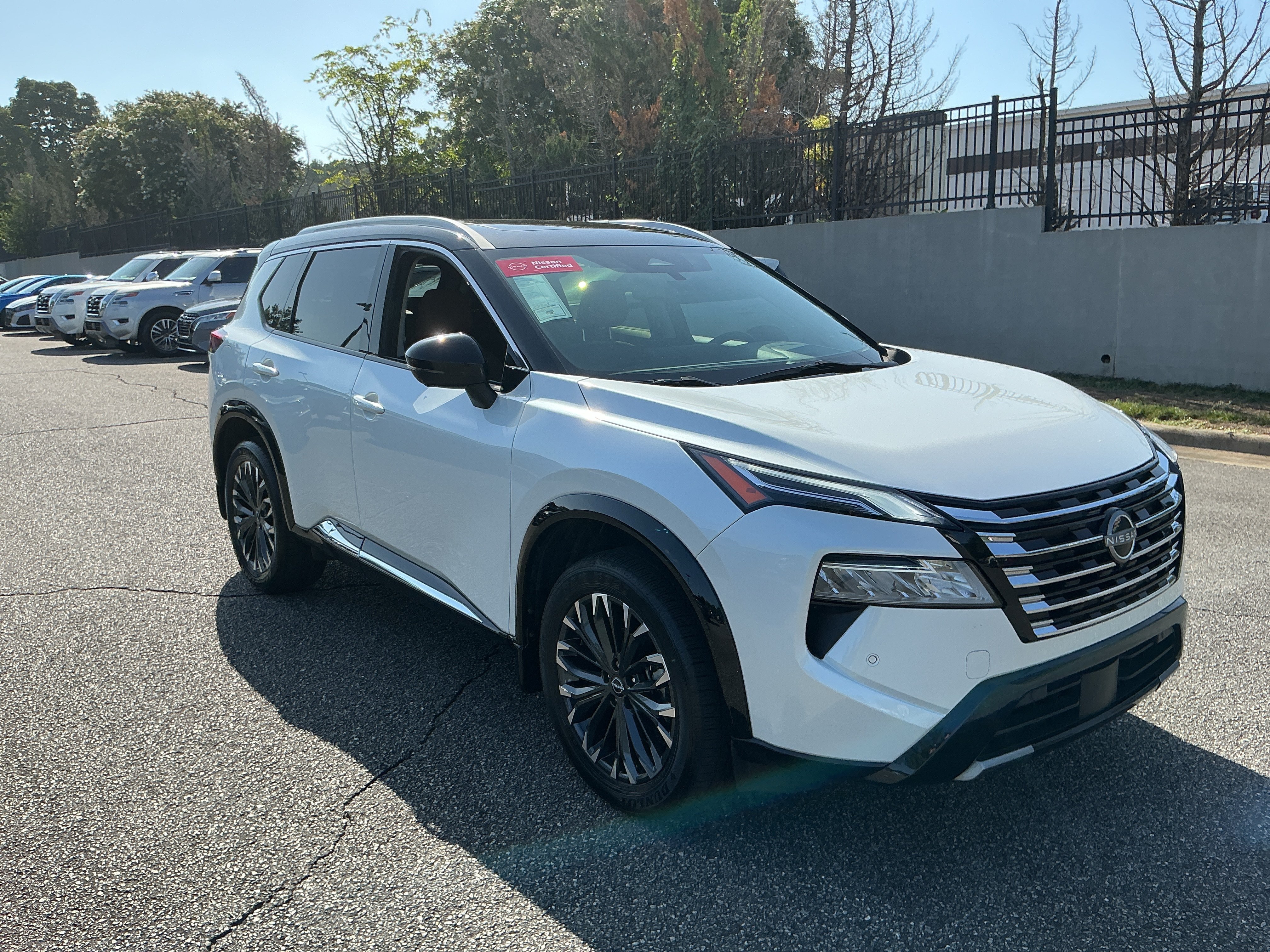 Used 2024 Everest White Pearl/Super Black Nissan Platinum image 5