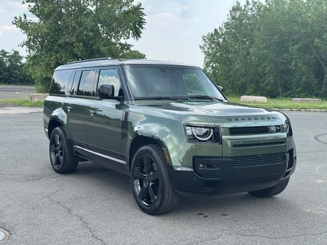 New 2026 Woolstone Green Land Rover X-Dynamic SE image 7