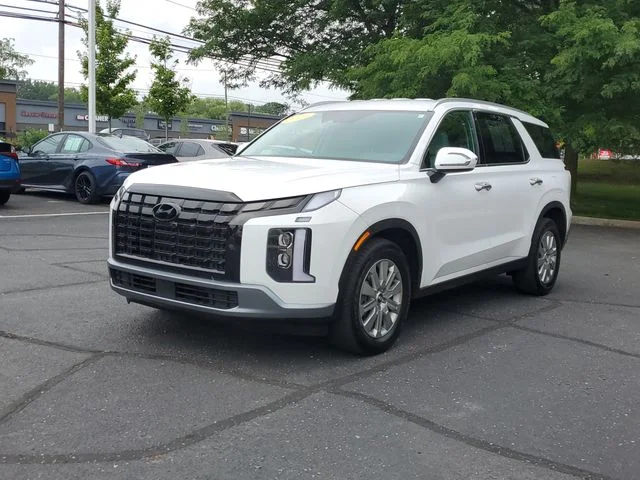 Used 2025 White Hyundai SEL image 2