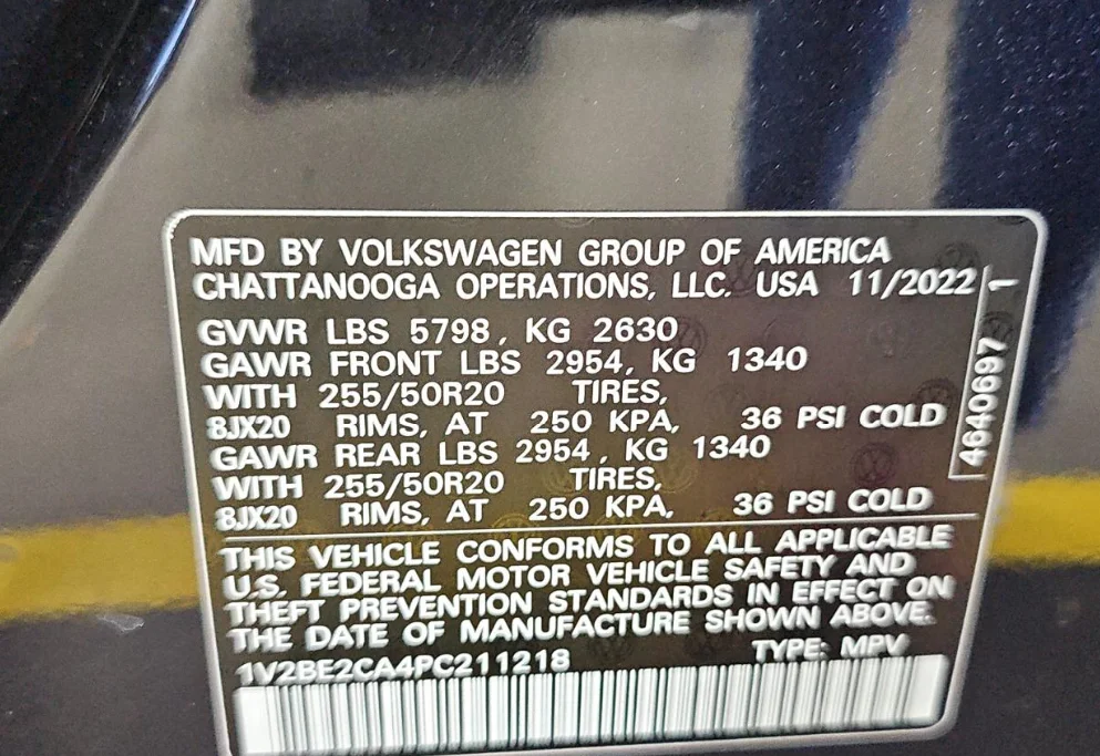 Used 2023 Black Volkswagen 3.6L V6 SEL image 18
