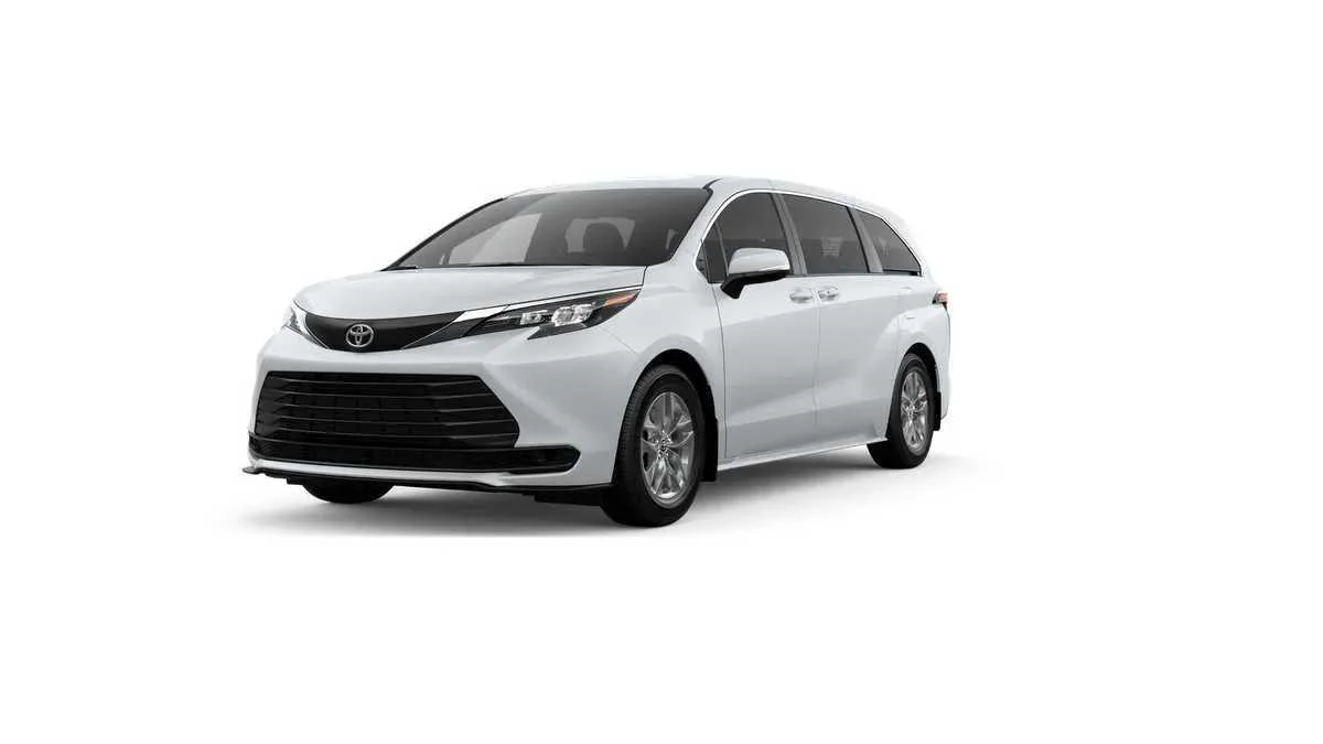2026 Toyota Sienna LE 8-Passenger Hybrid FWD's photo