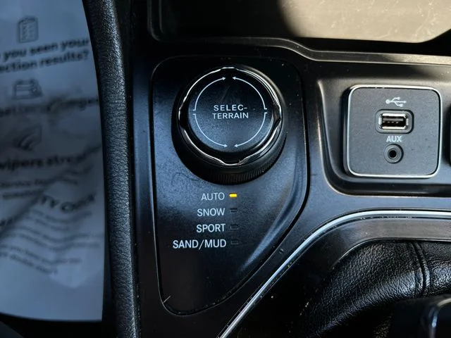 Used 2019 Gray Jeep Limited image 31