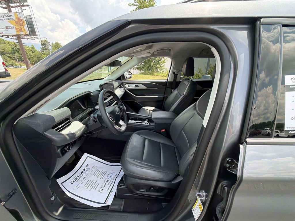 Used 2025 Gray Ford Active image 11