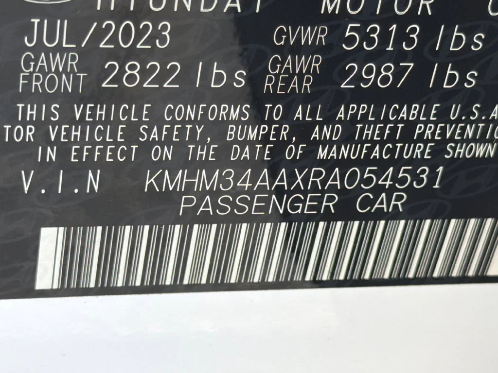 Used 2024 White Hyundai SEL image 32