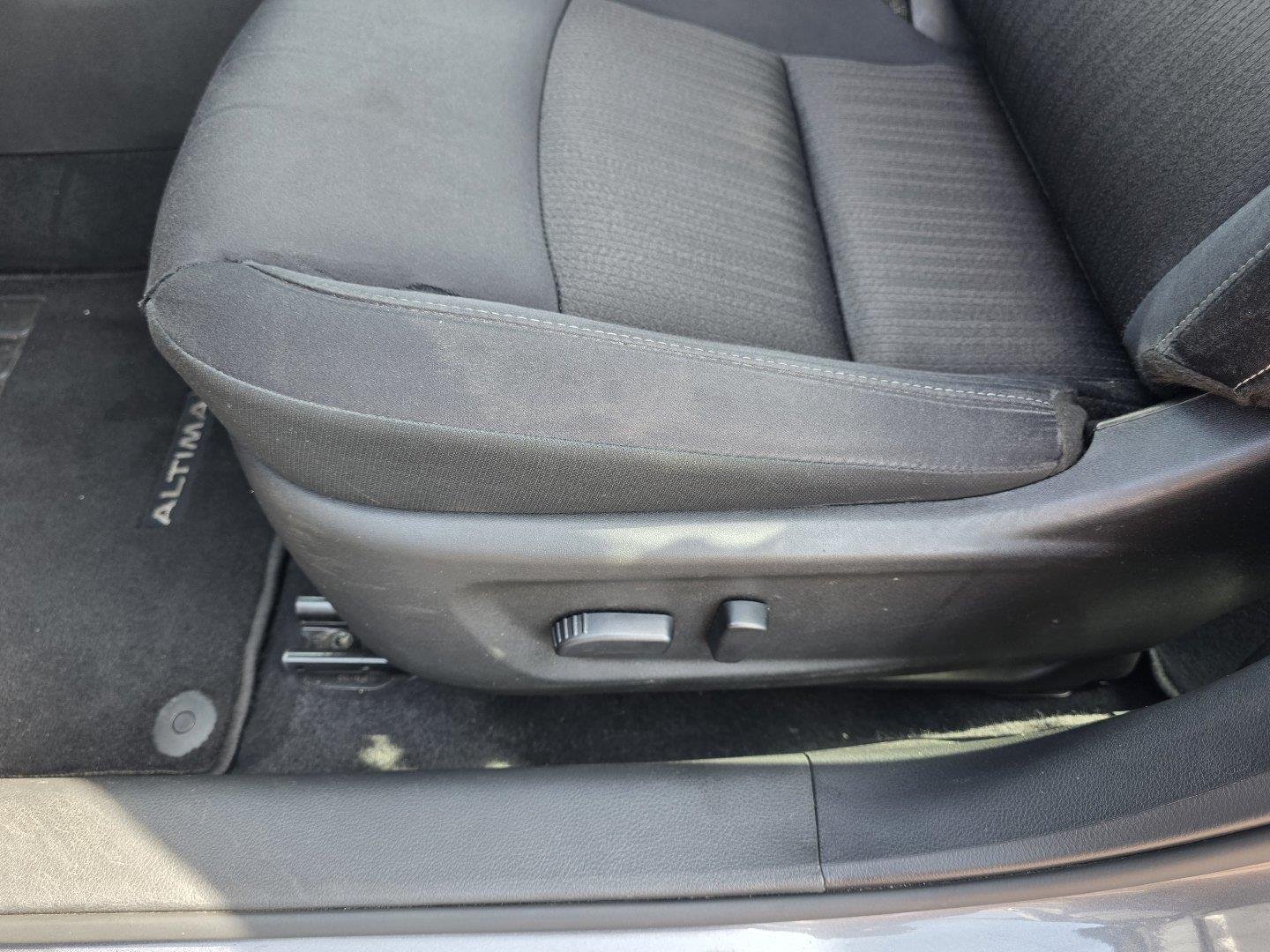 Used 2025 Gun Metallic Nissan SV image 23