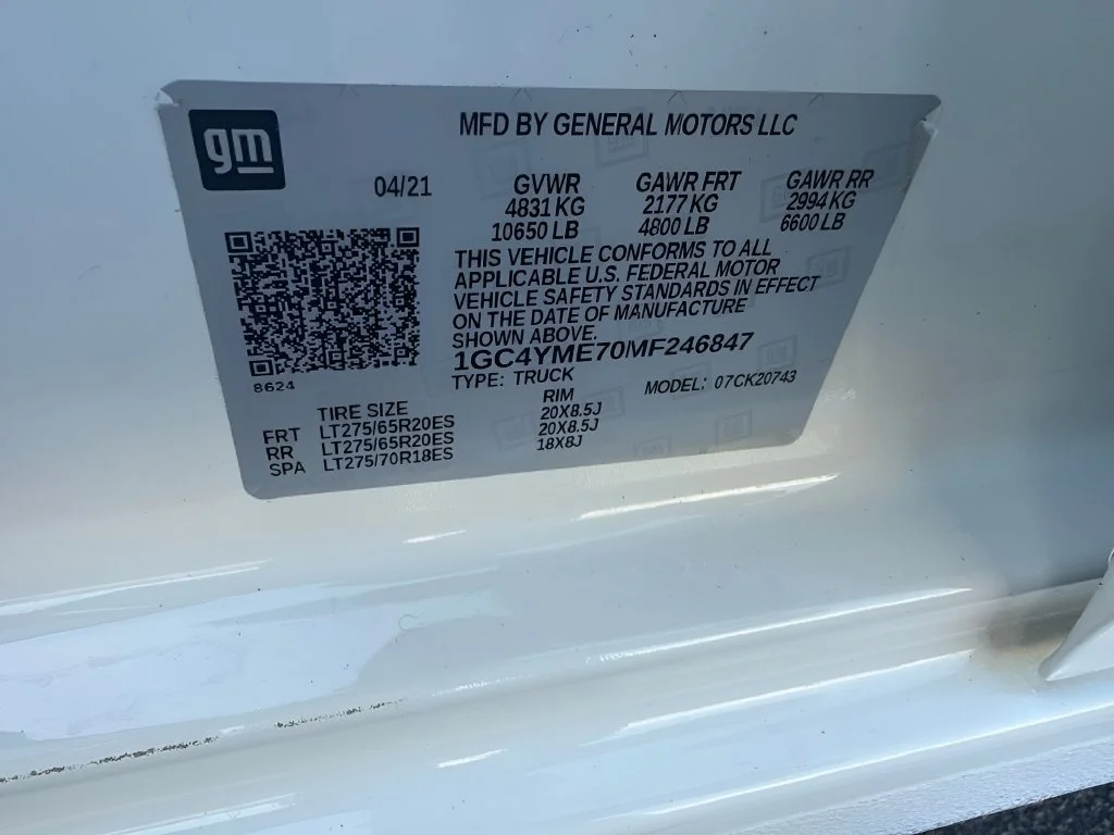 Used 2021 SUMMIT WHITE Chevrolet Custom image 26