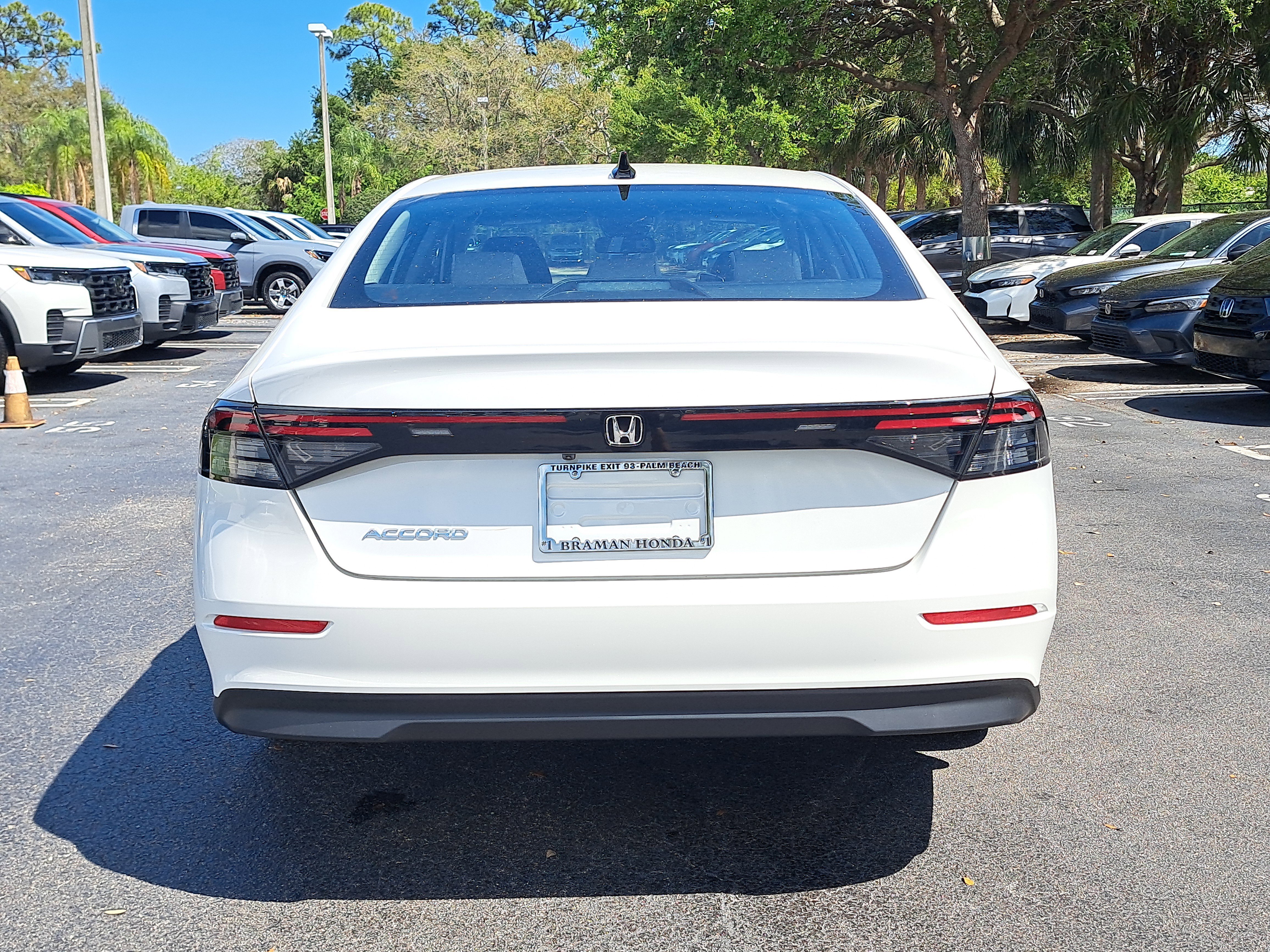 New 2026 Platinum White Pearl Honda SE image 5
