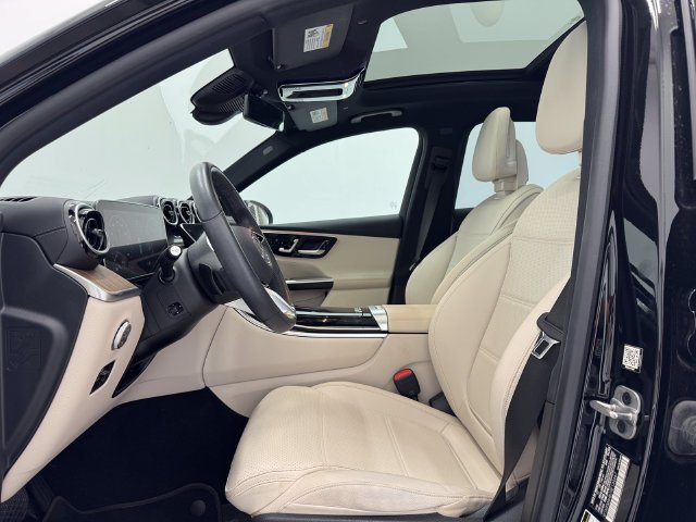 Used 2024 Black Mercedes-Benz GLC 300 image 18
