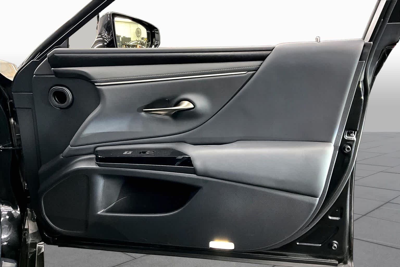 Certified Used 2025 Caviar Lexus  image 23