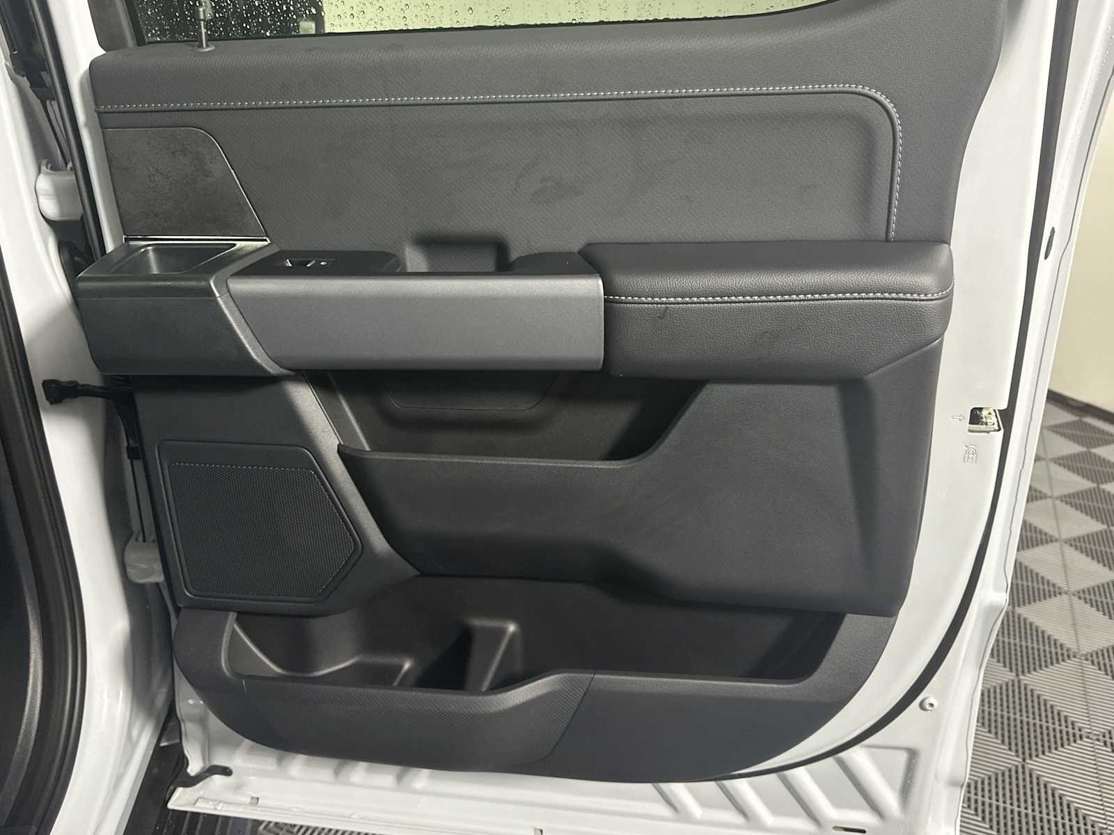 2025 Ford F-150 XLT - Photo 15